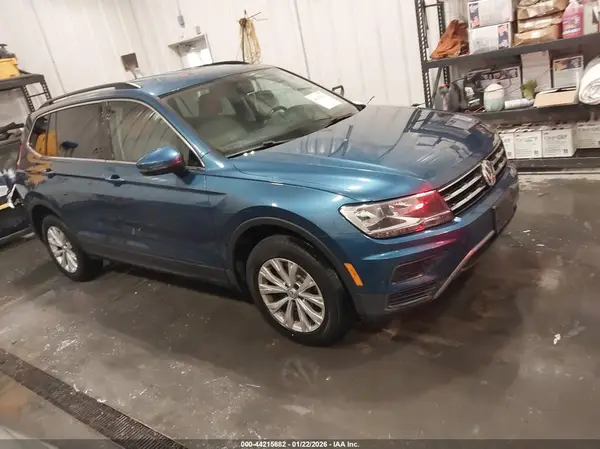 3VV2B7AX2KM103445 2019 VOLKSWAGEN TIGUAN - Image 1