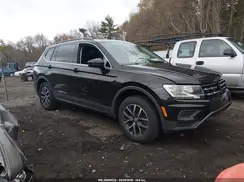3VV2B7AX2KM151916 2019 VOLKSWAGEN TIGUAN
