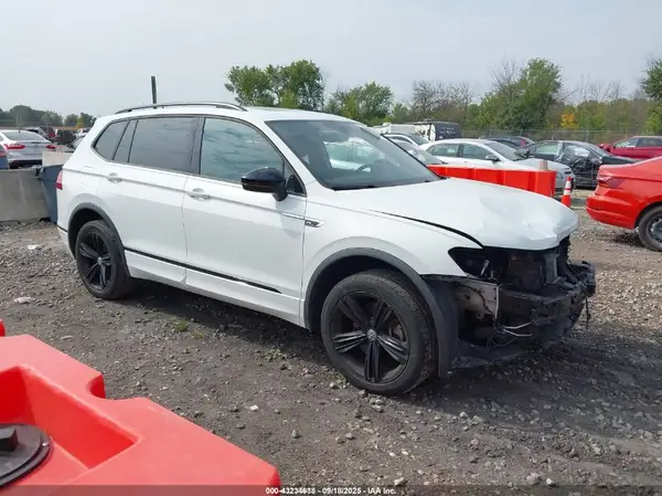 3VV2B7AX2KM163385 2019 VOLKSWAGEN TIGUAN - Image 1