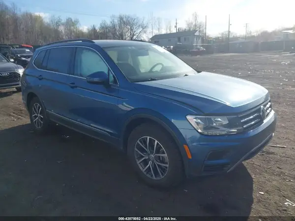 3VV2B7AX2LM017277 2020 VOLKSWAGEN TIGUAN - Image 1