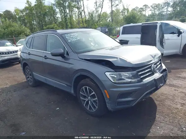 3VV2B7AX2LM030790 2020 VOLKSWAGEN TIGUAN - Image 1