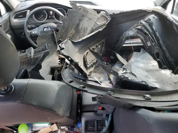 3VV2B7AX2LM053258 2020 VOLKSWAGEN TIGUAN - Image 8