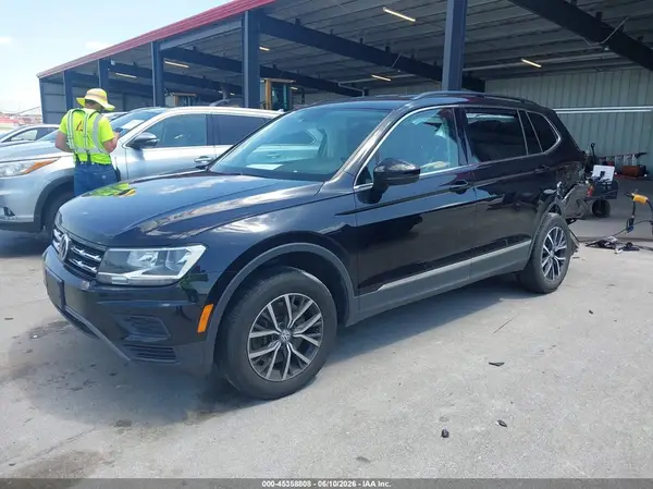 3VV2B7AX2LM096384 2020 VOLKSWAGEN TIGUAN - Image 2