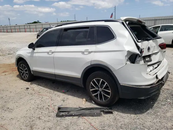 3VV2B7AX2LM105780 2020 VOLKSWAGEN TIGUAN - Image 2