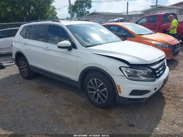 3VV2B7AX2LM137189 2020 VOLKSWAGEN TIGUAN - Image 1