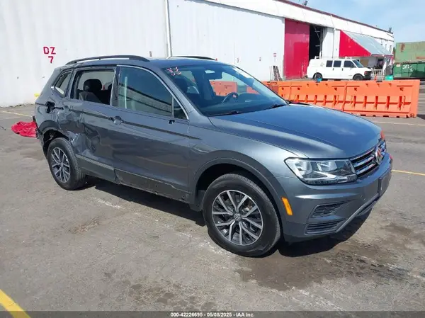 3VV2B7AX2LM140724 2020 VOLKSWAGEN TIGUAN - Image 1