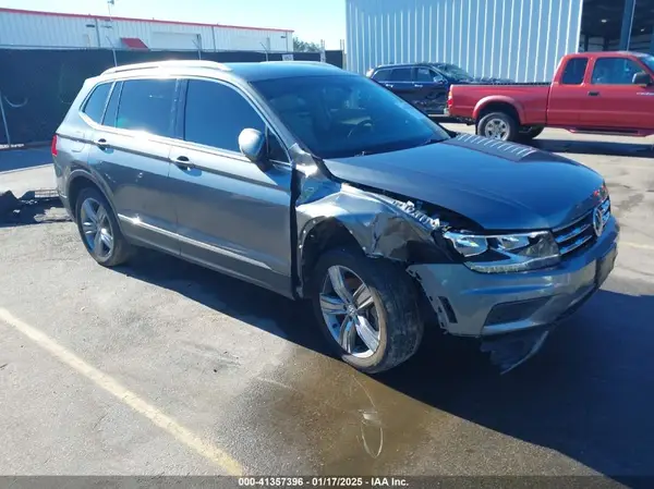 3VV2B7AX2MM001713 2021 VOLKSWAGEN TIGUAN - Image 1