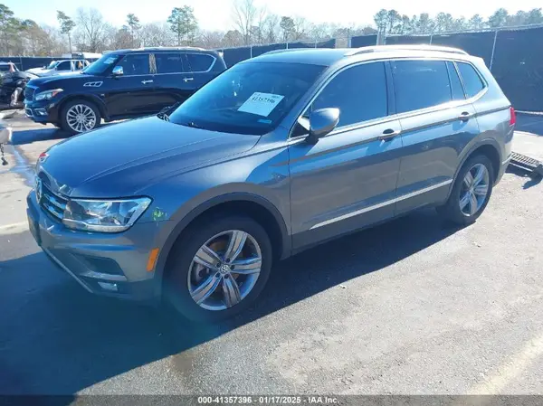 3VV2B7AX2MM001713 2021 VOLKSWAGEN TIGUAN - Image 2
