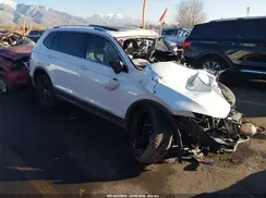 3VV2B7AX2MM027857 2021 VOLKSWAGEN TIGUAN