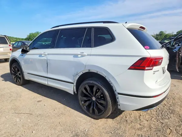 3VV2B7AX2MM120295 2021 VOLKSWAGEN TIGUAN - Image 2