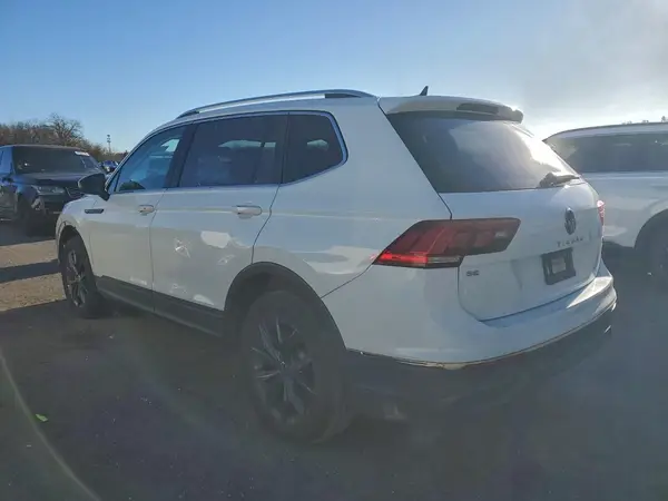 3VV2B7AX2NM014897 2022 VOLKSWAGEN TIGUAN - Image 2