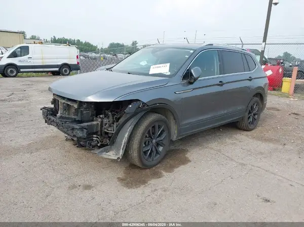 3VV2B7AX2NM022501 2022 VOLKSWAGEN TIGUAN - Image 2