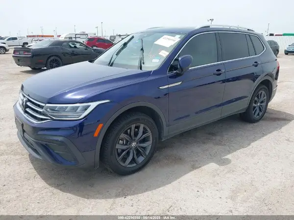 3VV2B7AX2NM051870 2022 VOLKSWAGEN TIGUAN - Image 2