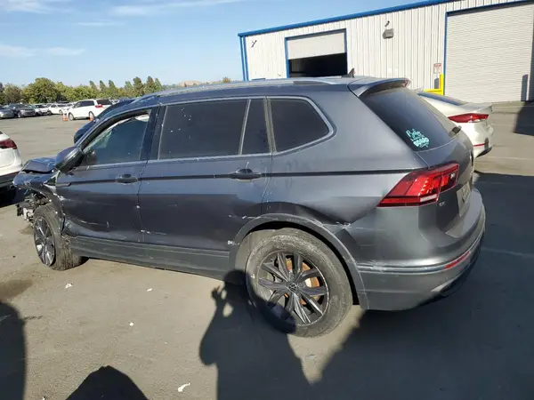 3VV2B7AX2NM060360 2022 VOLKSWAGEN TIGUAN - Image 2