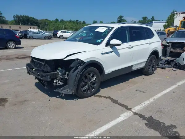 3VV2B7AX2NM096940 2022 VOLKSWAGEN TIGUAN - Image 2