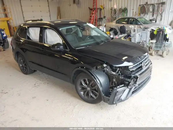 3VV2B7AX2NM143013 2022 VOLKSWAGEN TIGUAN - Image 1