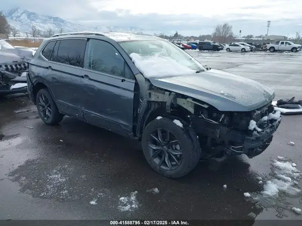 3VV2B7AX2NM161365 2022 VOLKSWAGEN TIGUAN - Image 1