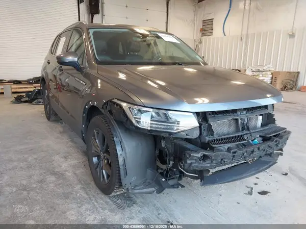 3VV2B7AX2NM162046 2022 VOLKSWAGEN TIGUAN - Image 1