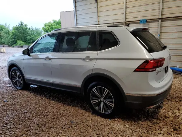 3VV2B7AX3JM009637 2018 VOLKSWAGEN TIGUAN - Image 2
