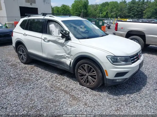 3VV2B7AX3JM036157 2018 VOLKSWAGEN TIGUAN - Image 1