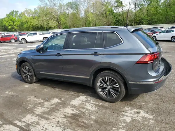 3VV2B7AX3JM037244 2018 VOLKSWAGEN TIGUAN - Image 2