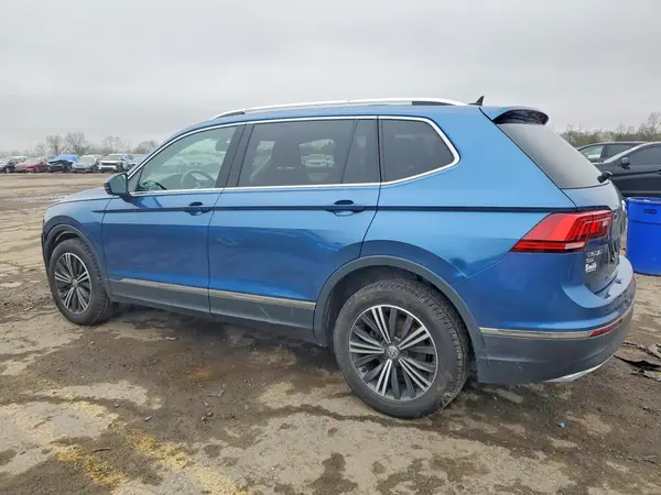 3VV2B7AX3JM055193 2018 VOLKSWAGEN TIGUAN - Image 2