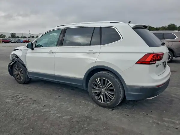 3VV2B7AX3JM089828 2018 VOLKSWAGEN TIGUAN - Image 2