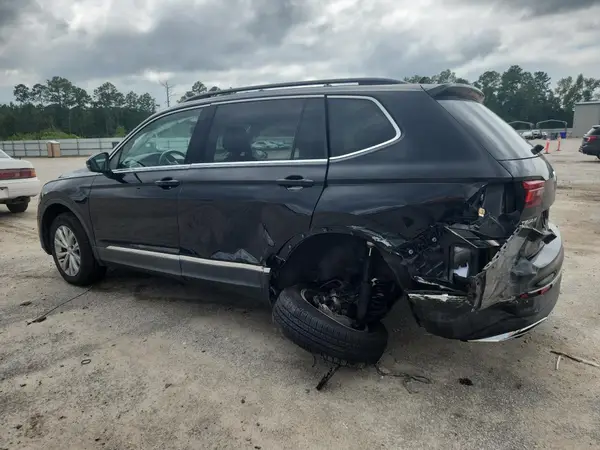 3VV2B7AX3JM091384 2018 VOLKSWAGEN TIGUAN - Image 2