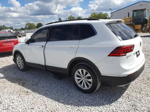 3VV2B7AX3JM095533 2018 VOLKSWAGEN TIGUAN - Image 2