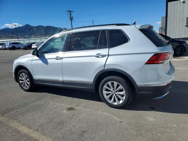 3VV2B7AX3JM106742 2018 VOLKSWAGEN TIGUAN - Image 2