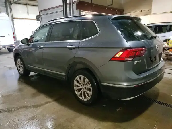 3VV2B7AX3JM124223 2018 VOLKSWAGEN TIGUAN - Image 2