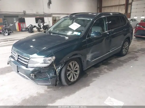 3VV2B7AX3JM133326 2018 VOLKSWAGEN TIGUAN - Image 2