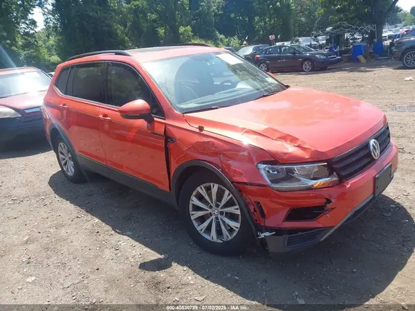 3VV2B7AX3JM136971 2018 VOLKSWAGEN TIGUAN - Image 1