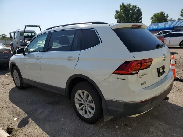 3VV2B7AX3JM153835 2018 VOLKSWAGEN TIGUAN - Image 2