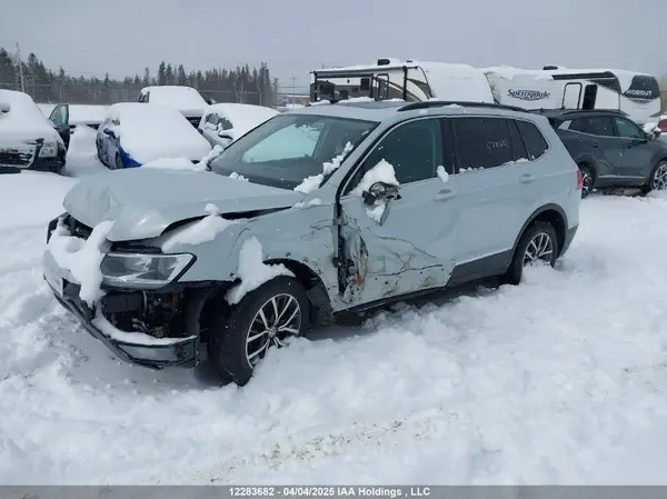 3VV2B7AX3JM157397 2018 VOLKSWAGEN TIGUAN - Image 2