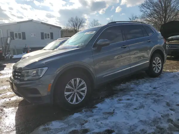 3VV2B7AX3JM159733 2018 VOLKSWAGEN TIGUAN - Image 1