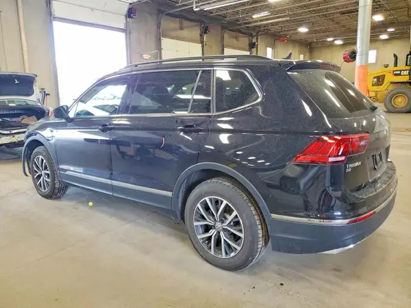 3VV2B7AX3JM196989 2018 VOLKSWAGEN TIGUAN - Image 2