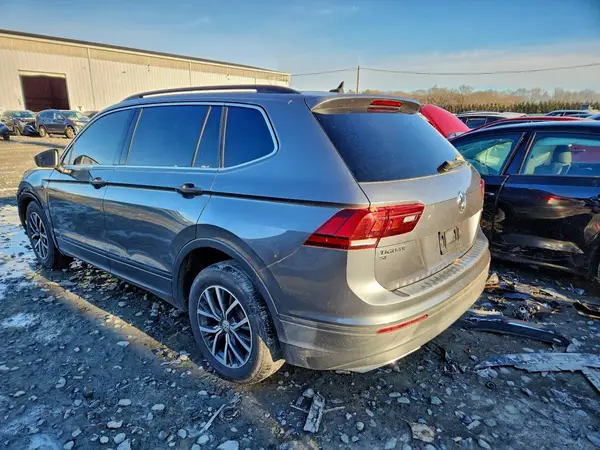 3VV2B7AX3KM013673 2019 VOLKSWAGEN TIGUAN - Image 2
