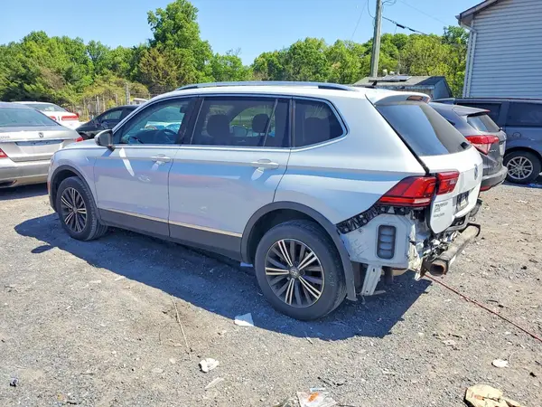 3VV2B7AX3KM048438 2019 VOLKSWAGEN TIGUAN - Image 2