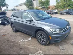 3VV2B7AX3KM050240 2019 VOLKSWAGEN TIGUAN
