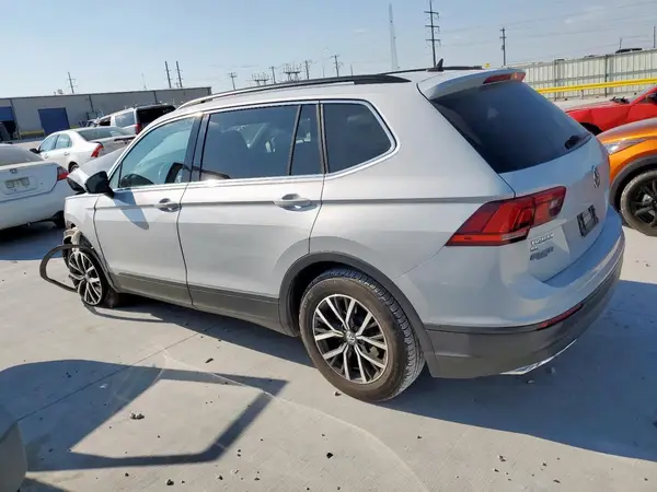 3VV2B7AX3KM062260 2019 VOLKSWAGEN TIGUAN - Image 2