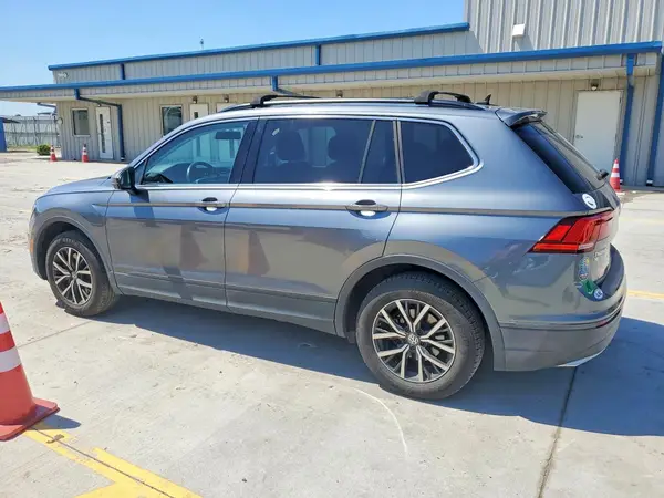 3VV2B7AX3KM067801 2019 VOLKSWAGEN TIGUAN - Image 2