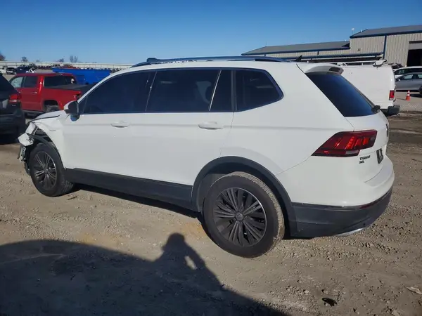 3VV2B7AX3KM071220 2019 VOLKSWAGEN TIGUAN - Image 2