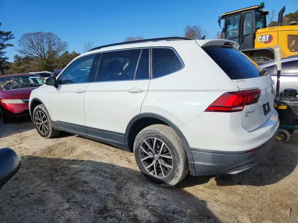 3VV2B7AX3KM092097 2019 VOLKSWAGEN TIGUAN - Image 2