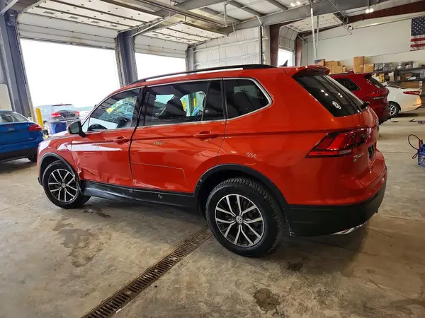 3VV2B7AX3KM131352 2019 VOLKSWAGEN TIGUAN - Image 2
