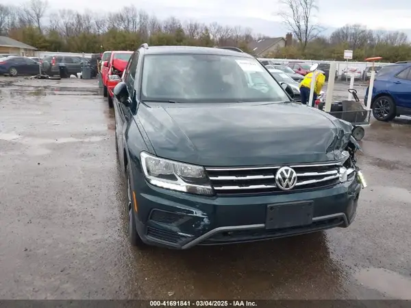 3VV2B7AX3KM151164 2019 VOLKSWAGEN TIGUAN - Image 1