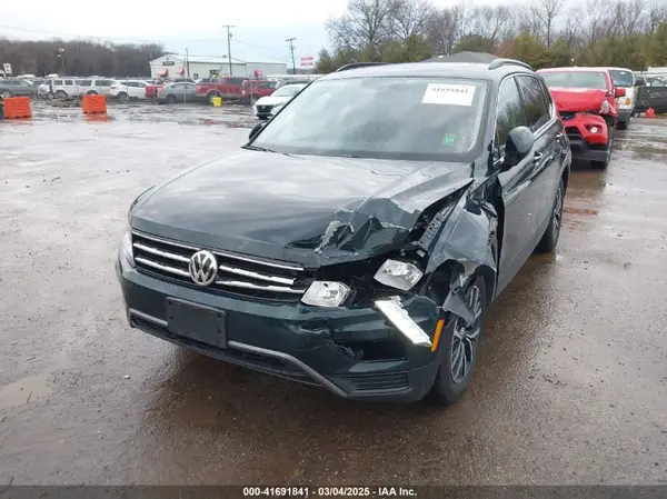 3VV2B7AX3KM151164 2019 VOLKSWAGEN TIGUAN - Image 2