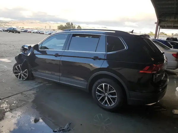 3VV2B7AX3KM173830 2019 VOLKSWAGEN TIGUAN - Image 2