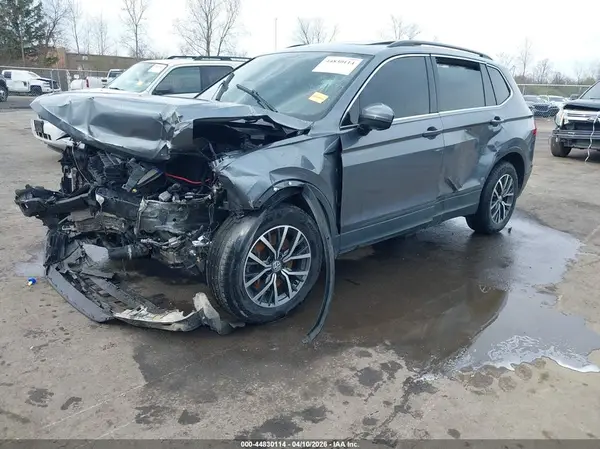 3VV2B7AX3KM199859 2019 VOLKSWAGEN TIGUAN - Image 2