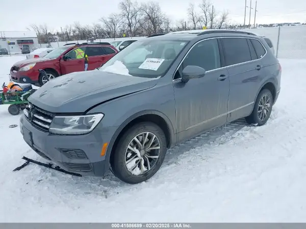 3VV2B7AX3LM138982 2020 VOLKSWAGEN TIGUAN - Image 2